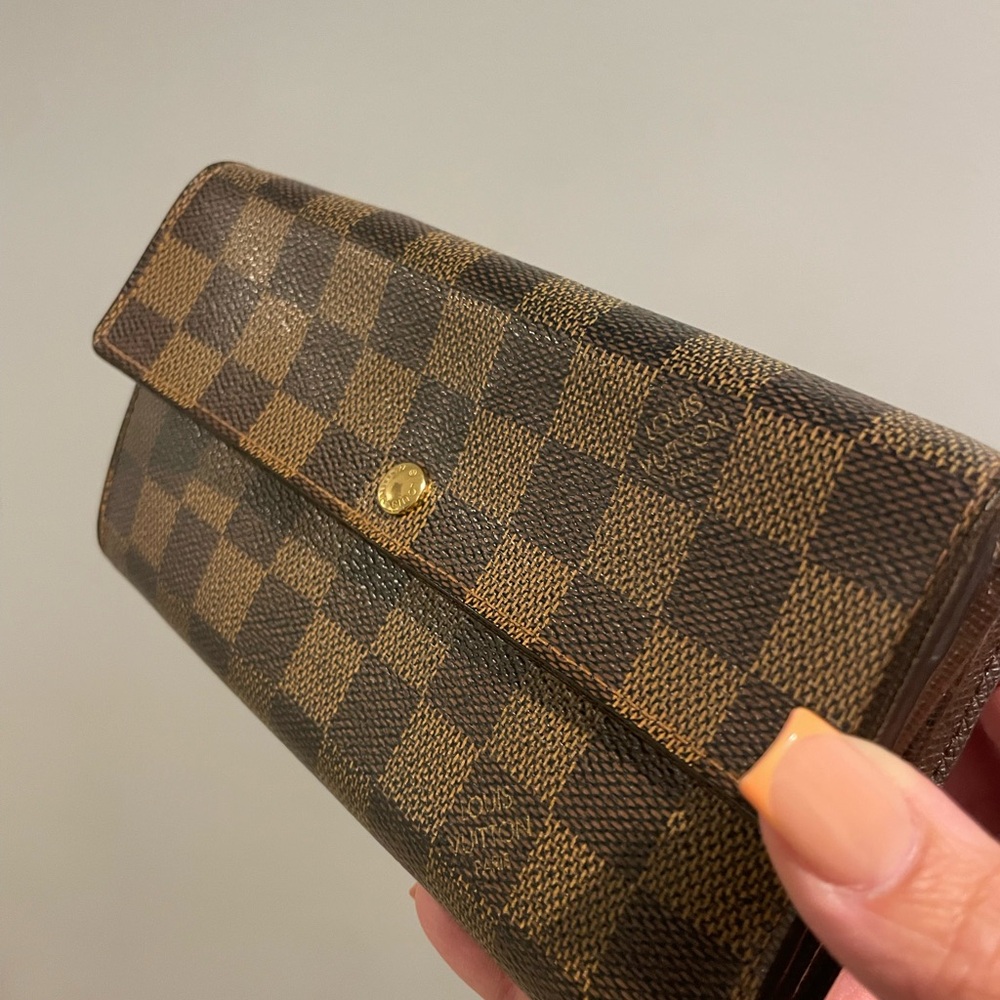 Louis Vuitton Checkered Sarah Damier Wallet